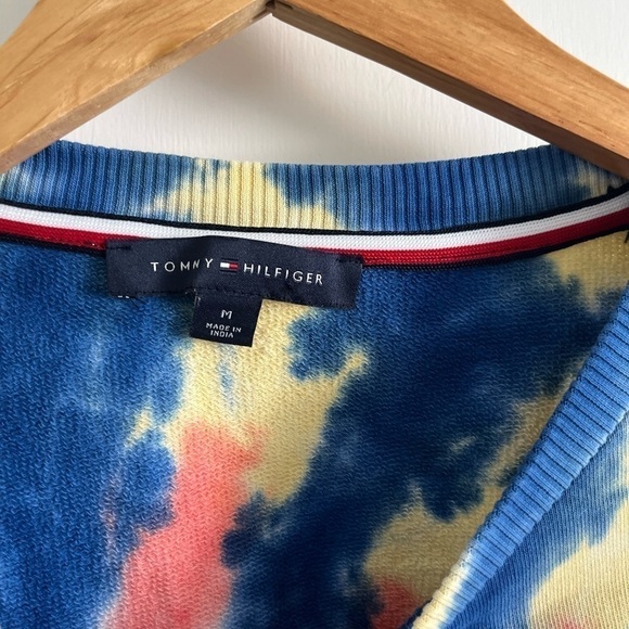 TOMMY Hilfiger Women's Tie Dye Logo Crewneck Sweatshirt Women’s Medium - Picture 3 of 5